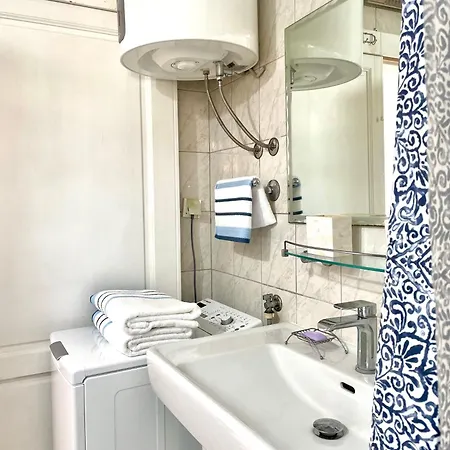 Lägenhet Dinka Old Town With Sea View