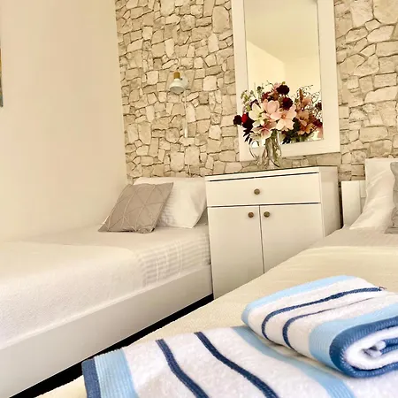 Lägenhet Dinka Old Town With Sea View *