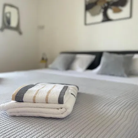 Dinka Old Town With Sea View 아파트 *