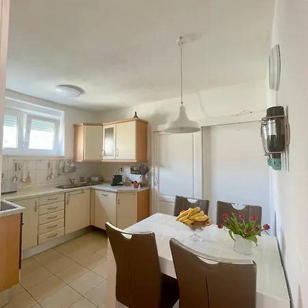 Dinka Old Town With Sea View Apartament