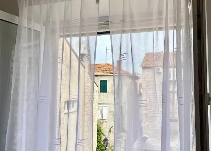 Dinka Old Town With Sea View 特罗吉尔