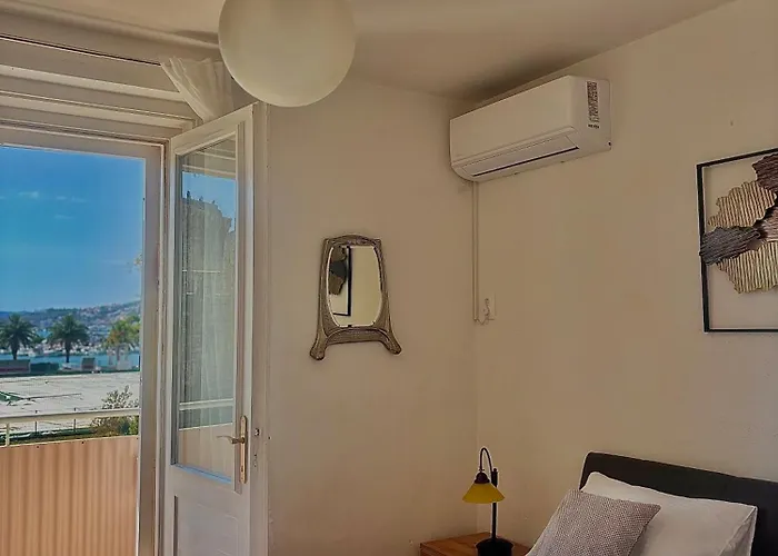 公寓 Dinka Old Town With Sea View 特罗吉尔