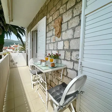 Dinka Old Town With Sea View Apartamento Trogir