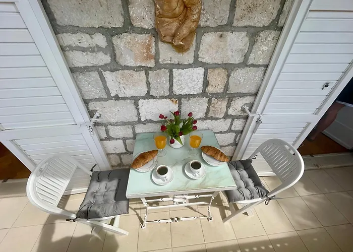 Dinka Old Town With Sea View Apartment